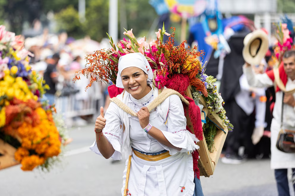 silletera del desfile feria de las flores en Medellin con Viajando Tu Mundo